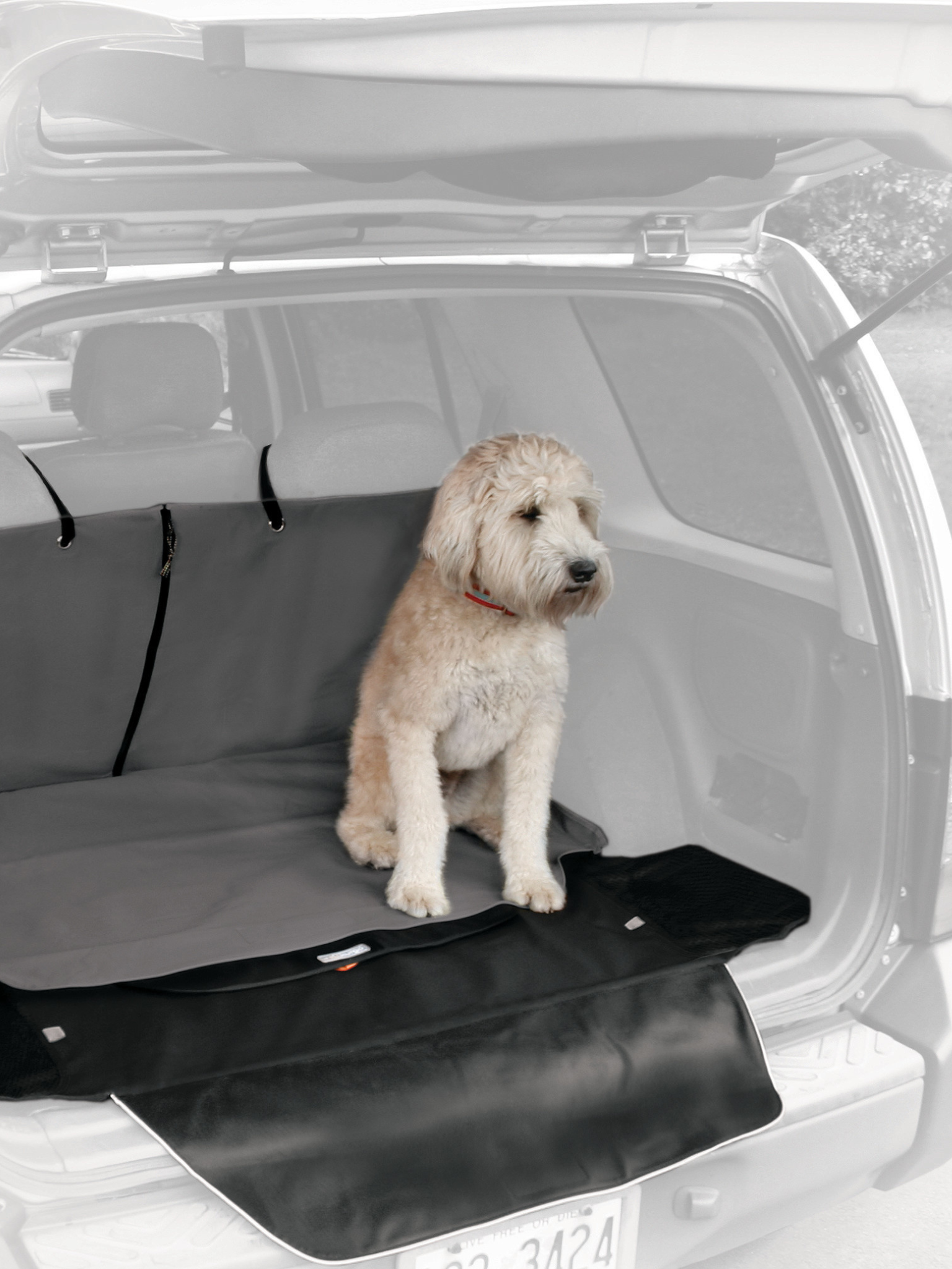 Kurgo - Housse Espace Cargo Charcoal. Bêtes Gourmandes, spécialiste en nourriture et produits pour chien et chat en ligne et en magasin à Québec.