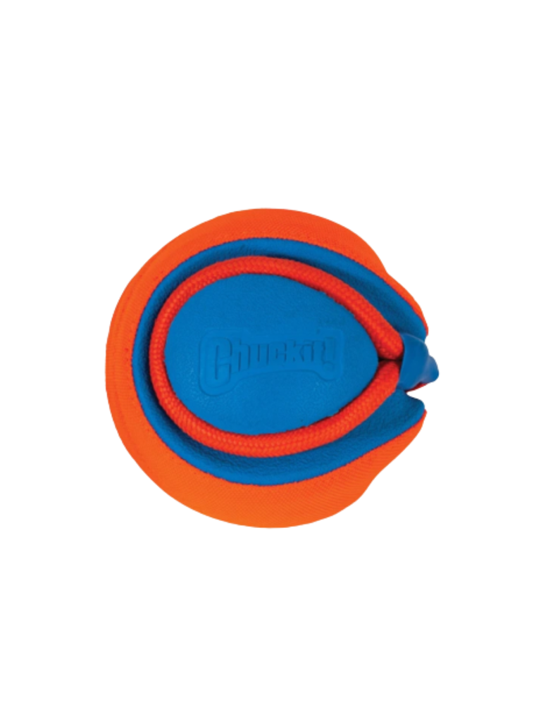 Le jouet pour chien Chuckit!® Rope Fetch™ combine trois façons de jouer en un seul jouet. Transformez le Rope Fetch en un jouet de remorqueur en déballant la corde de la balle. 