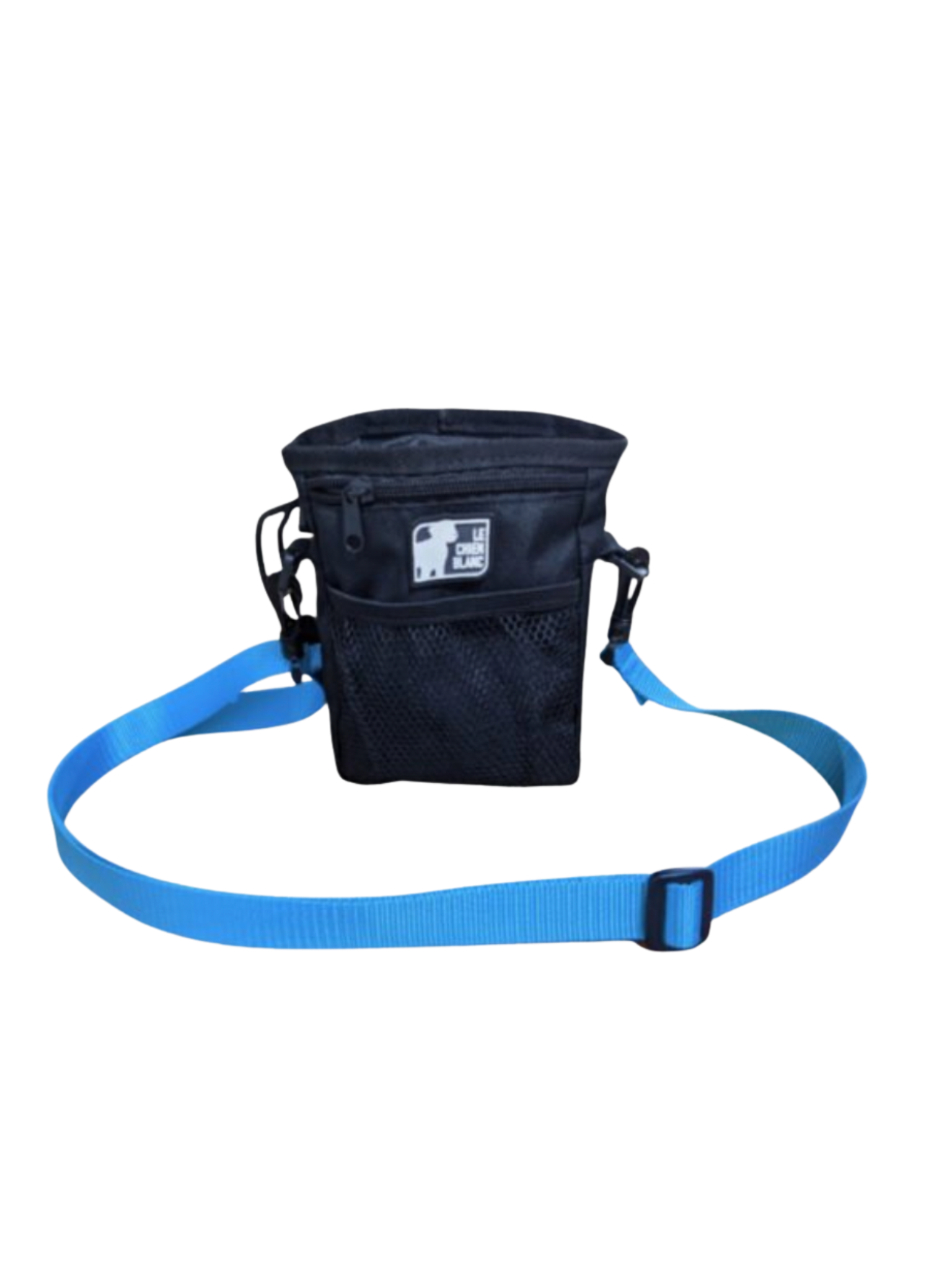 L’ÉTUI VOLT est le sac à gâterie le plus complet sur le marché. L’étui est muni d’une sangle ajustable et peut se porter à la taille, en bandoulière ou directement à la ceinture.