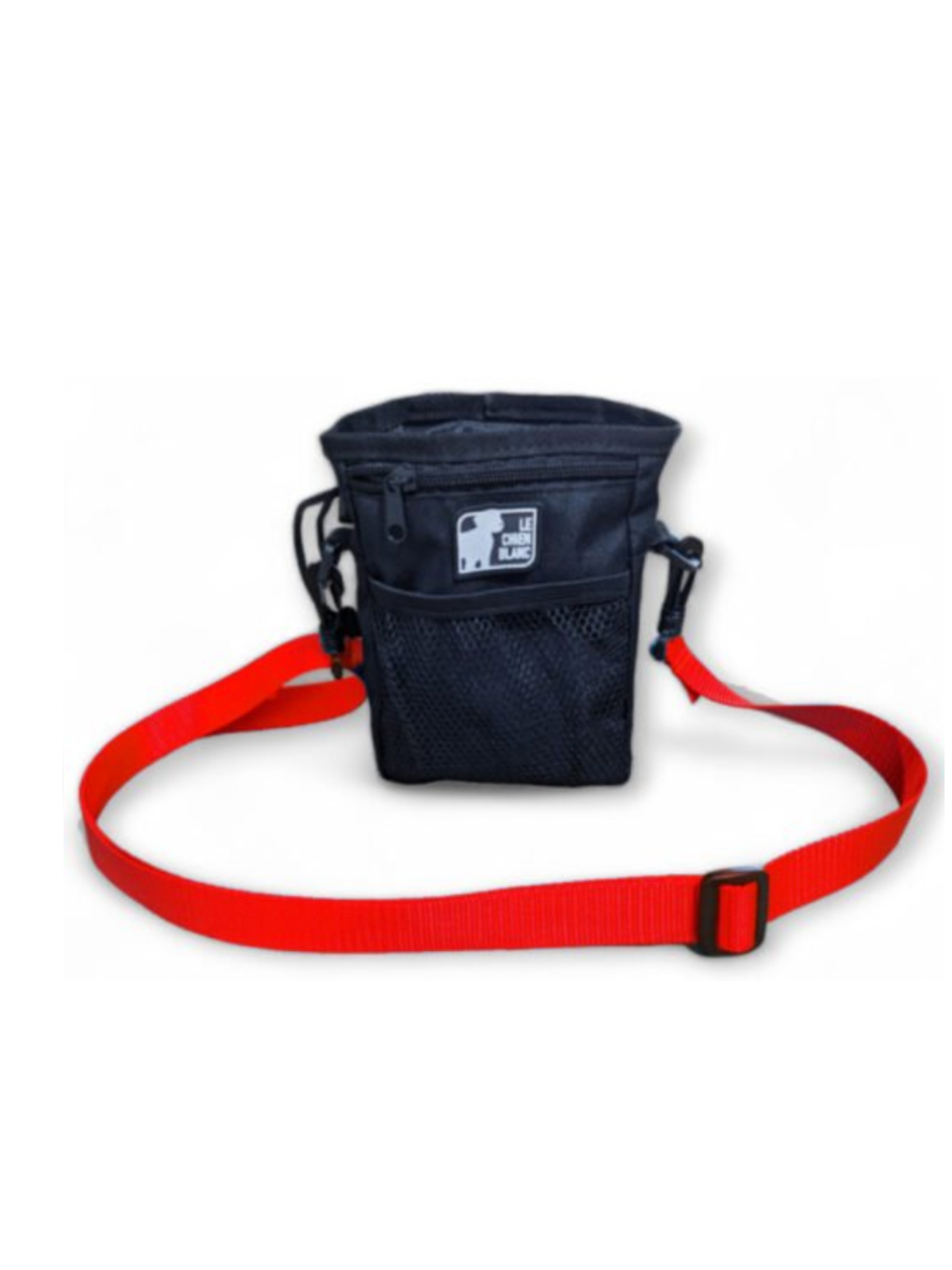 L’ÉTUI VOLT est le sac à gâterie le plus complet sur le marché. L’étui est muni d’une sangle ajustable et peut se porter à la taille, en bandoulière ou directement à la ceinture.